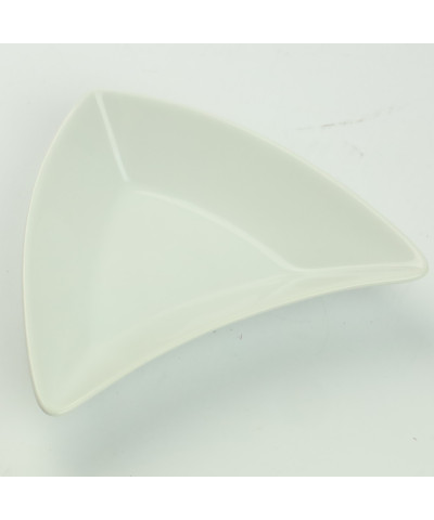 Salaterka porcelanowa trójkątna biała 17cm