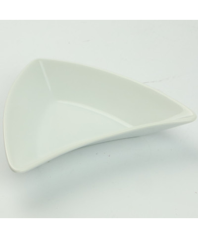Salaterka porcelanowa trójkątna biała 17cm
